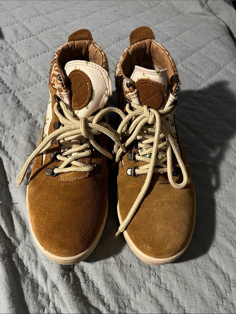 inkkas Brown Suede High-Top Sneakers with White Cactus Print